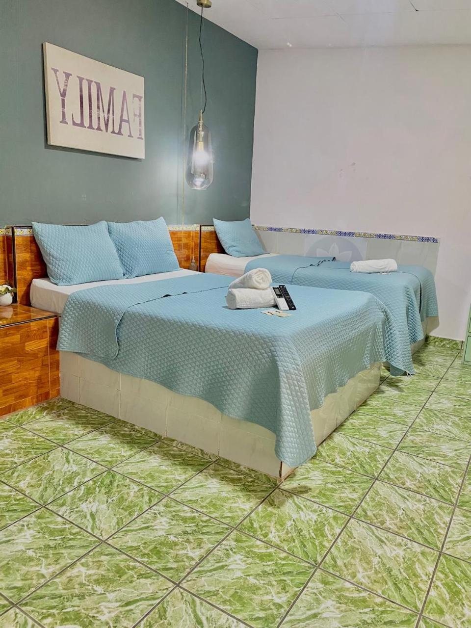 Hotel Marsella Сонсонате Екстериор снимка